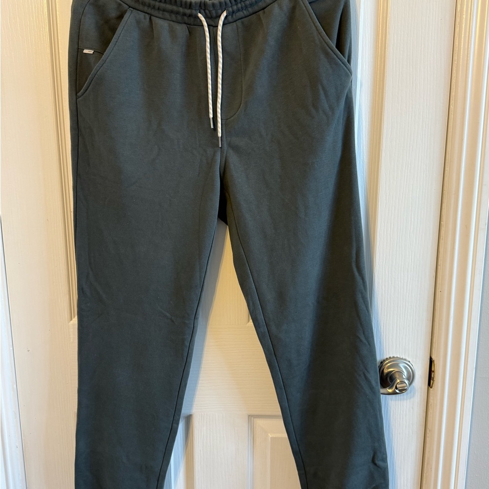 NWT Vuori Cypress Men’s Sweatpants Smoked Beryl